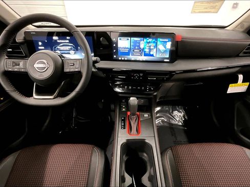New 2026 Nissan Kicks SR w/ Cold Weather Package FWD image 6