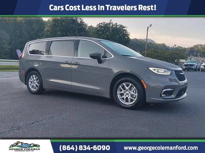 Used 2023 Chrysler Pacifica Touring-L
