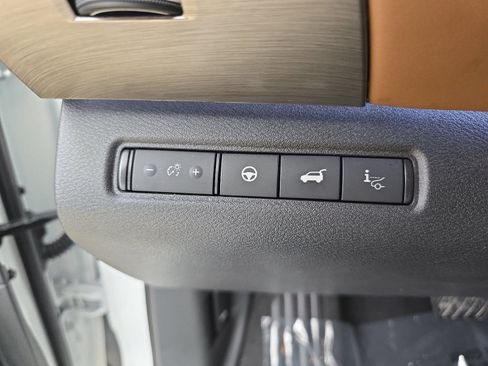 Used 2023 Nissan Pathfinder Platinum w/ Cargo Package AWD/4WD image 35