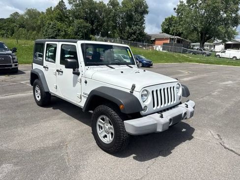 Used 2016 Jeep Wrangler Unlimited Sport w/ Connectivity Group AWD/4WD image 2