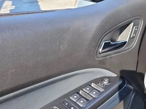 Used 2017 Chevrolet Colorado Z71 AWD/4WD image 11