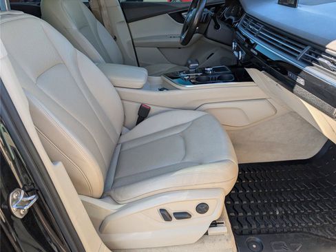 Used 2019 Audi Q7 3.0T Prestige w/ Prestige Package AWD/4WD image 38