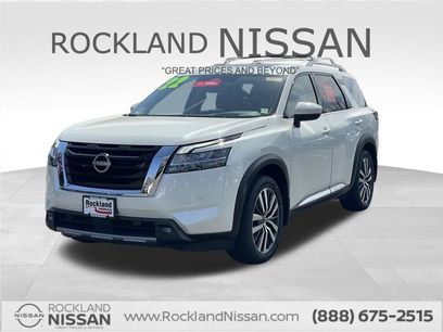 Certified 2022 Nissan Pathfinder Platinum w/ Cargo Package