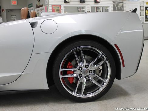 Used 2015 Chevrolet Corvette Stingray Convertible w/ 3LT Preferred Equipment Group RWD image 19