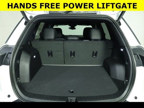 New 2026 Chevrolet Equinox LT w/ Convenience Package II image 9