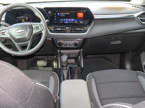 Used 2025 Chevrolet TrailBlazer LT FWD image 10