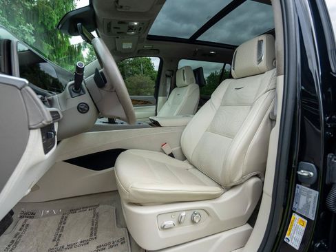 Used 2023 Cadillac Escalade ESV Sport Platinum AWD/4WD image 14