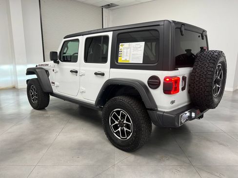 Used 2024 Jeep Wrangler Unlimited Rubicon AWD/4WD image 6