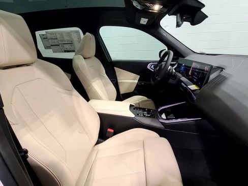 Used 2026 BMW X3 xDrive30 w/ Premium Package image 24