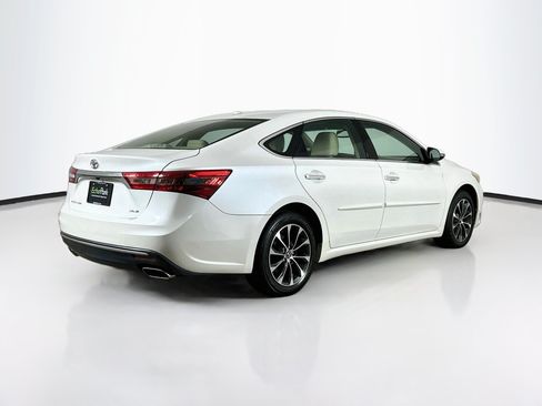 Used 2017 Toyota Avalon XLE Plus w/ All Weather Liner Package FWD image 9