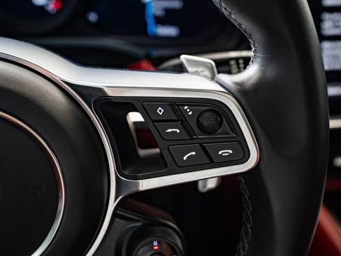 Certified 2023 Porsche Cayenne Platinum Edition image 27