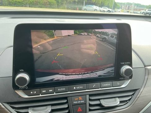 Used 2024 Nissan Altima 2.5 SV FWD image 20