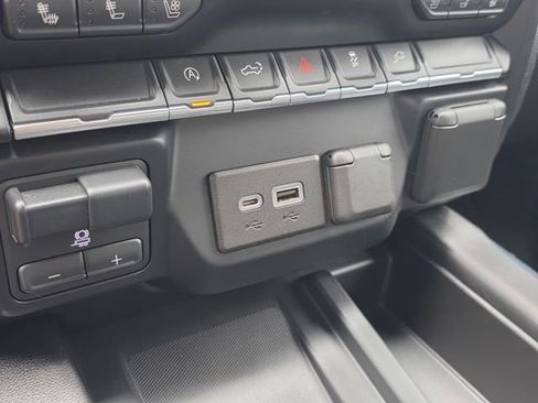 Used 2019 GMC Sierra 1500 SLT w/ SLT Premium Package RWD image 29