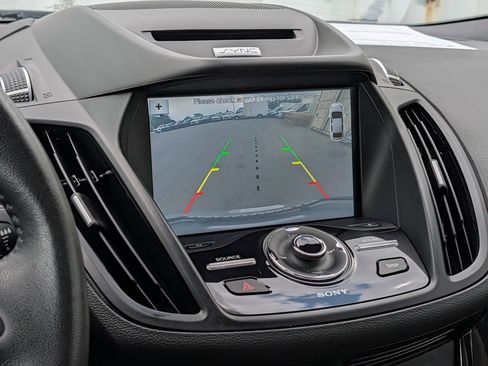 Used 2017 Ford Escape Titanium FWD image 31