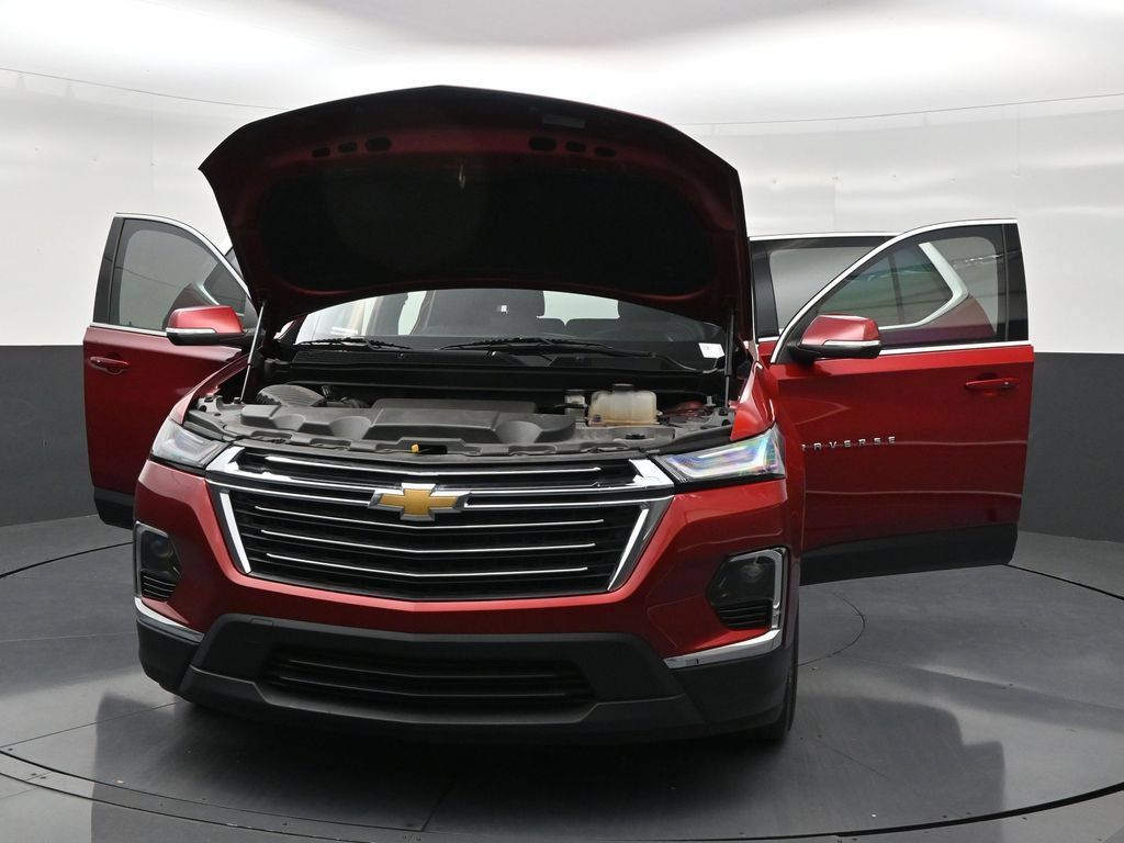 Used 2023 Chevrolet Traverse LT FWD image 33
