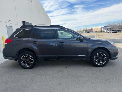 Used 2010 Subaru Outback 3.6R Limited w/ Popular Equipment Group 1A image 14