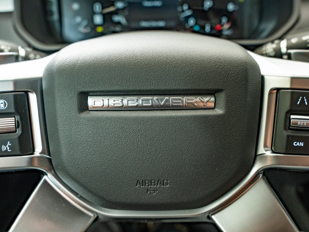 New 2026 Land Rover Discovery Limited Edition AWD/4WD image 31