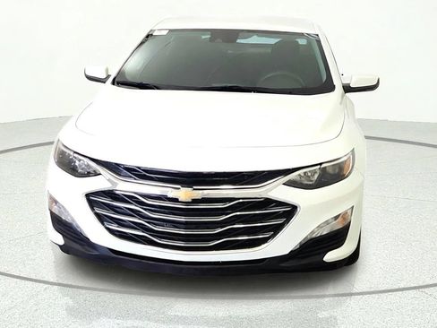 Used 2024 Chevrolet Malibu LT FWD image 2