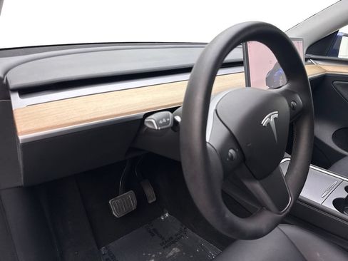 Used 2023 Tesla Model Y Long Range AWD/4WD image 55