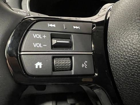 New 2025 Honda Pilot Touring image 18