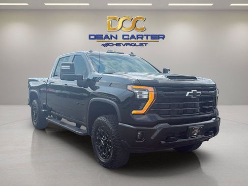 Used 2024 Chevrolet Silverado 2500 LT w/ Midnight Edition AWD/4WD image 7