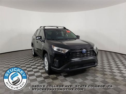 Used 2020 Toyota RAV4 XLE w/ XLE Grade Weather Package image 1