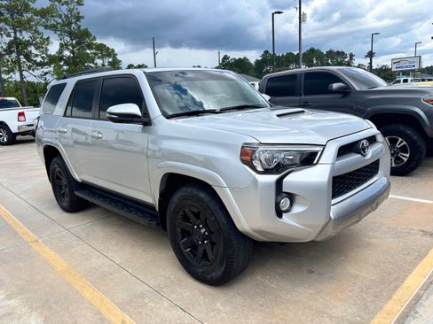 Used 2019 Toyota 4Runner TRD Off-Road Premium image 3