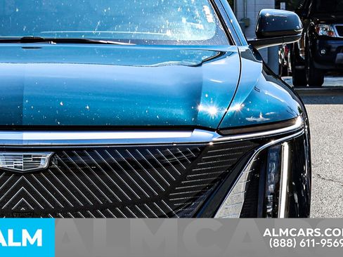 Used 2025 Cadillac Lyriq Luxury image 15
