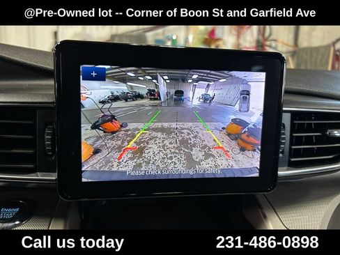 Used 2022 Ford Explorer XLT w/ Equipment Group 202A AWD/4WD image 25