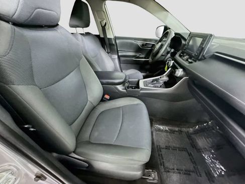 Used 2022 Toyota RAV4 LE FWD image 26