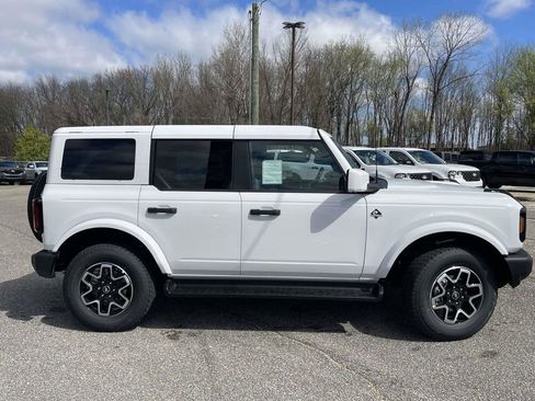 New 2026 Ford Bronco Outer Banks AWD/4WD image 2