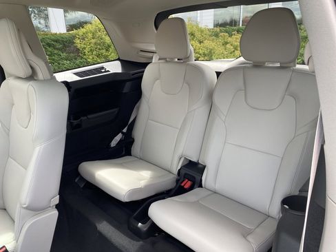 Used 2025 Volvo XC90 T8 Plus w/ Protection Package Premier image 34