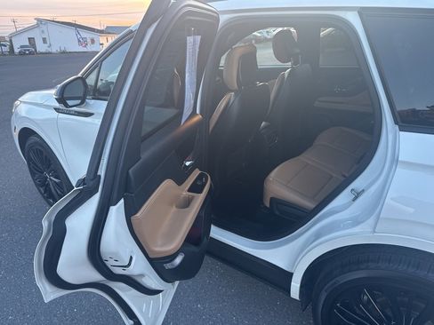 Certified 2023 Lincoln Corsair Reserve w/ Equipment Group 202A image 15