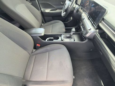 Used 2025 Hyundai Kona SEL FWD image 33