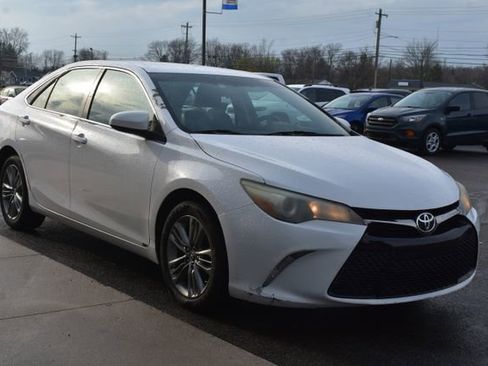 Used 2015 Toyota Camry SE image 8