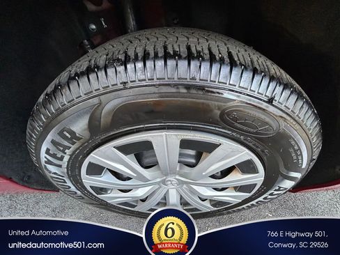 Used 2019 Toyota Camry LE image 23