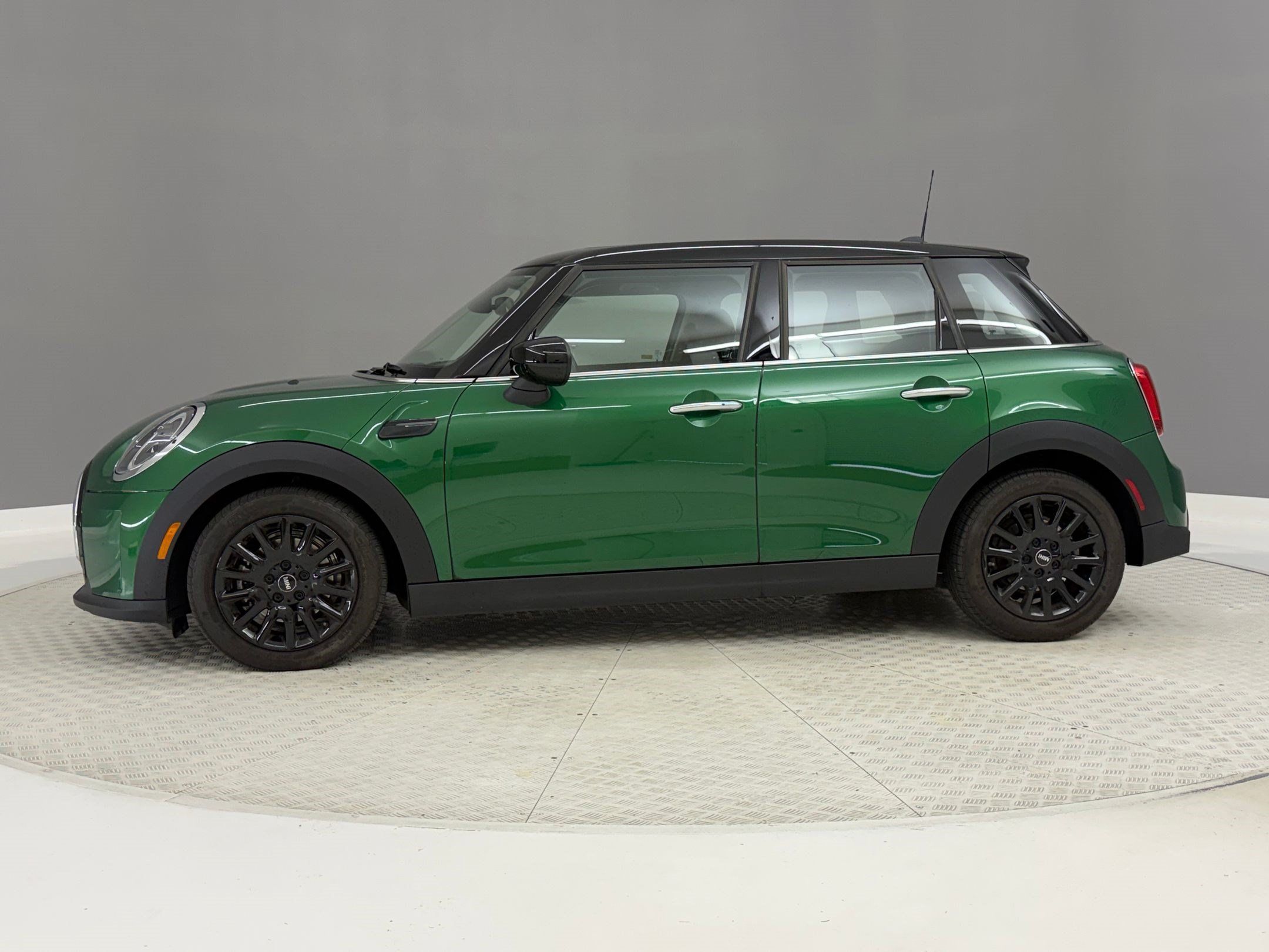Used 2023 MINI Cooper 4-Door Hardtop FWD image 2