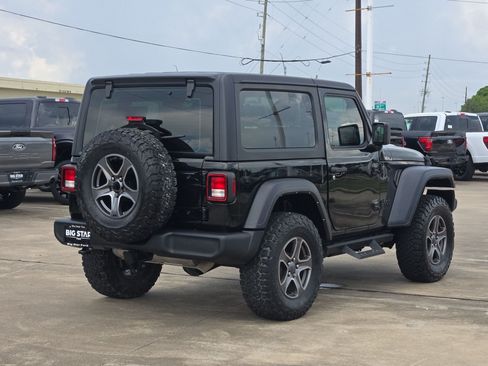 Used 2024 Jeep Wrangler Sport AWD/4WD image 3