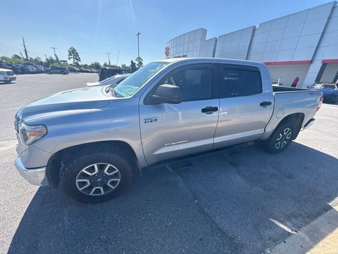 Used 2018 Toyota Tundra SR5 AWD/4WD image 5