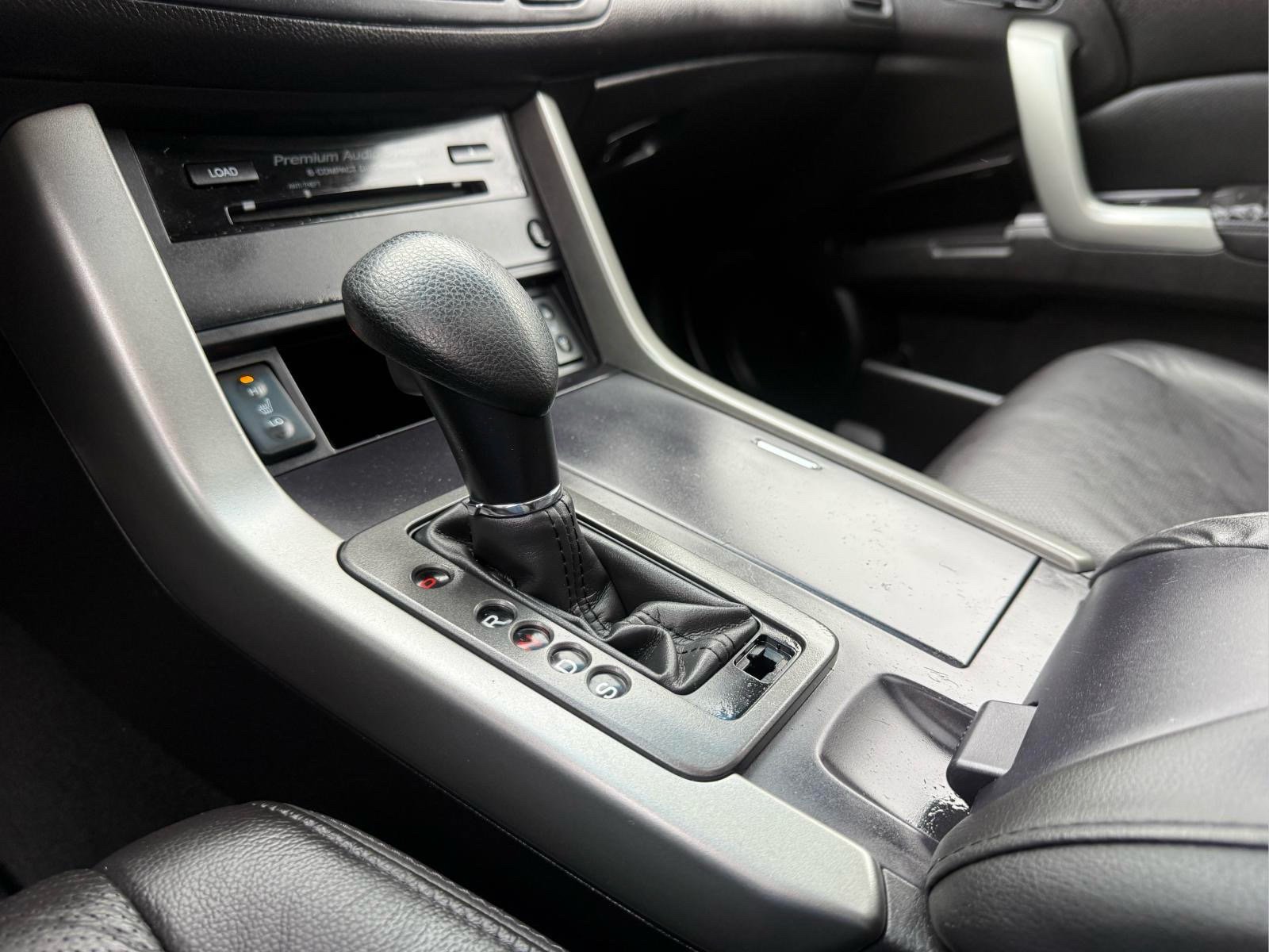 Used 2010 Acura RDX SH-AWD image 25