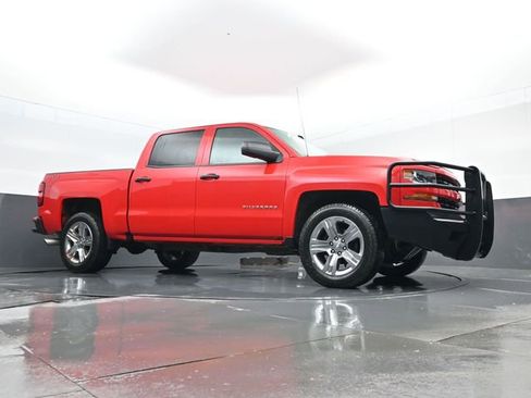 Used 2018 Chevrolet Silverado 1500 Custom w/ Custom Value Package image 28