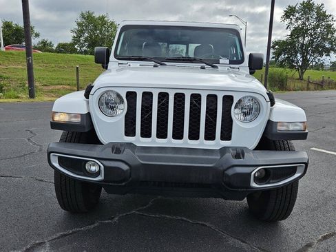 Used 2022 Jeep Gladiator Sport image 2