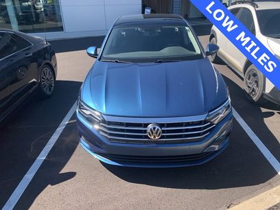 Used 2019 Volkswagen Jetta SE w/ Cold Weather Package