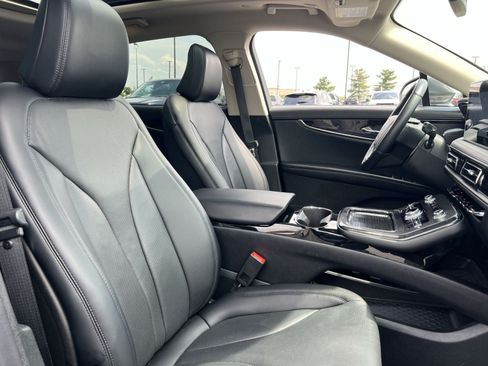 Used 2023 Lincoln Nautilus Reserve AWD/4WD image 27