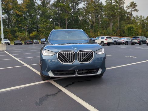 Used 2026 BMW X3 xDrive30i w/ Premium Package AWD/4WD image 3