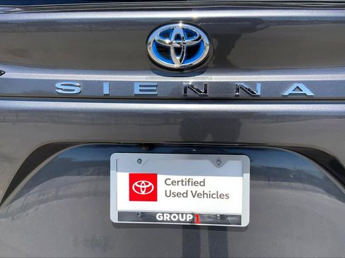 Used 2025 Toyota Sienna Limited image 10