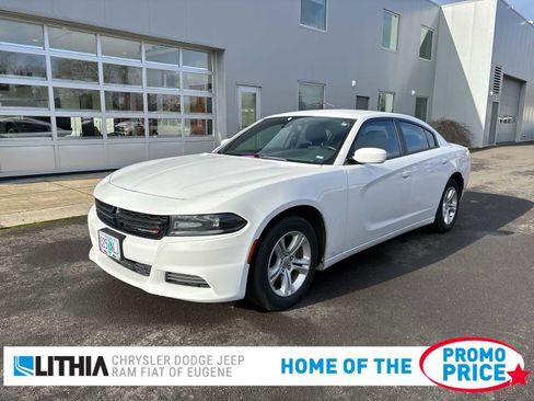 Used 2019 Dodge Charger SXT image 1