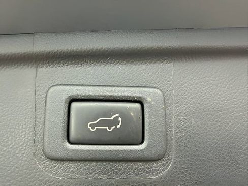 Used 2018 Subaru Outback 2.5i Limited AWD/4WD image 10