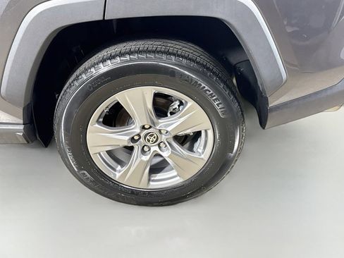 Certified 2022 Toyota RAV4 LE AWD/4WD image 28