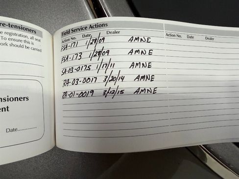 Used 2009 Aston Martin DB9 Volante image 25